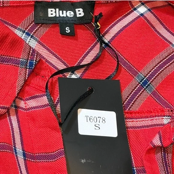 Button Down Plaid Top‎ - Picture 13 of 16